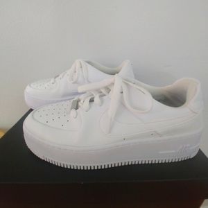 Nike Air Force 1 sage low